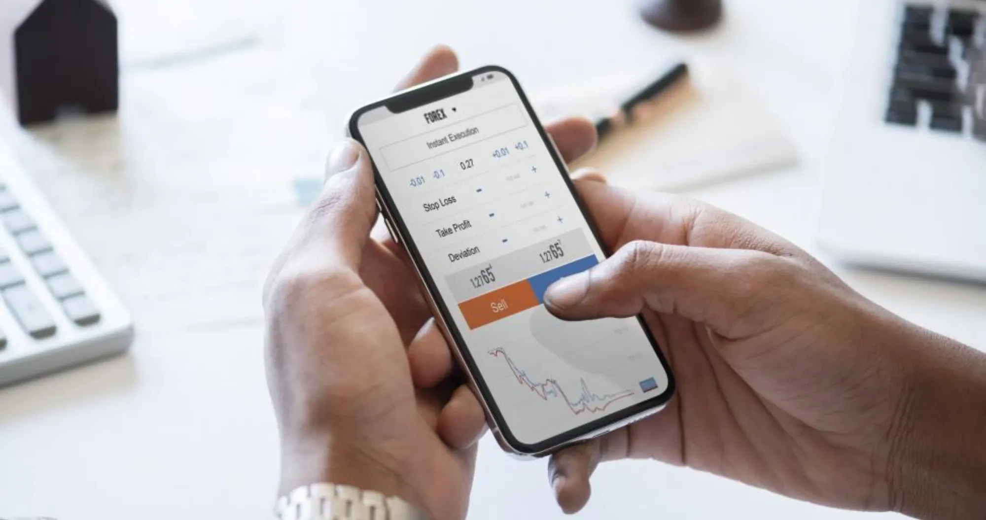 Investire in criptovalute con i tassi che salgono: perché Bitcoin corre controcorrente
