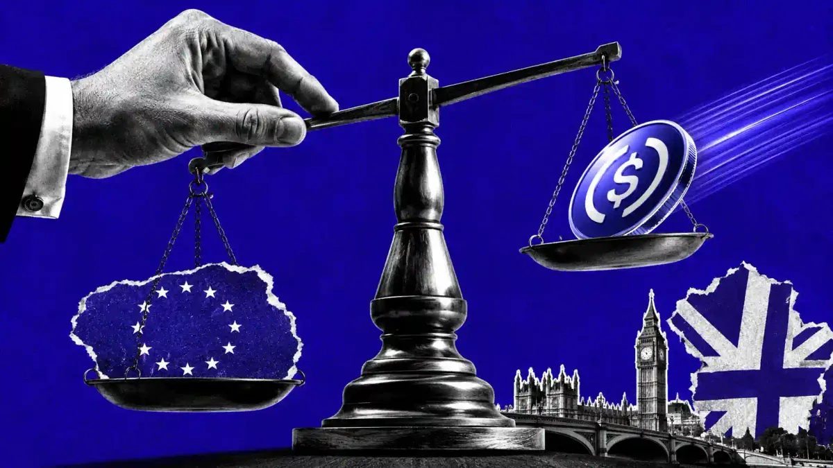 Bilancia con un piatto più leggero e una moneta stablecoin che scivola verso il lato britannico, accanto a un cerchio di stelle UE, divergenza regolatoria UK MiCA