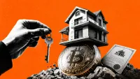 Casa che poggia su una grande moneta crypto lucida usata come fondamenta, con una chiave, comprare casa mettendo i bitcoin in garanzia negli Stati Uniti