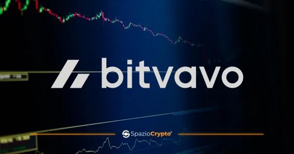 Solido portale regolamentato a forma di varco-caveau dove una mano inserisce monete in euro e riceve monete crypto luminose, con uno scudo a marchio di conformità.